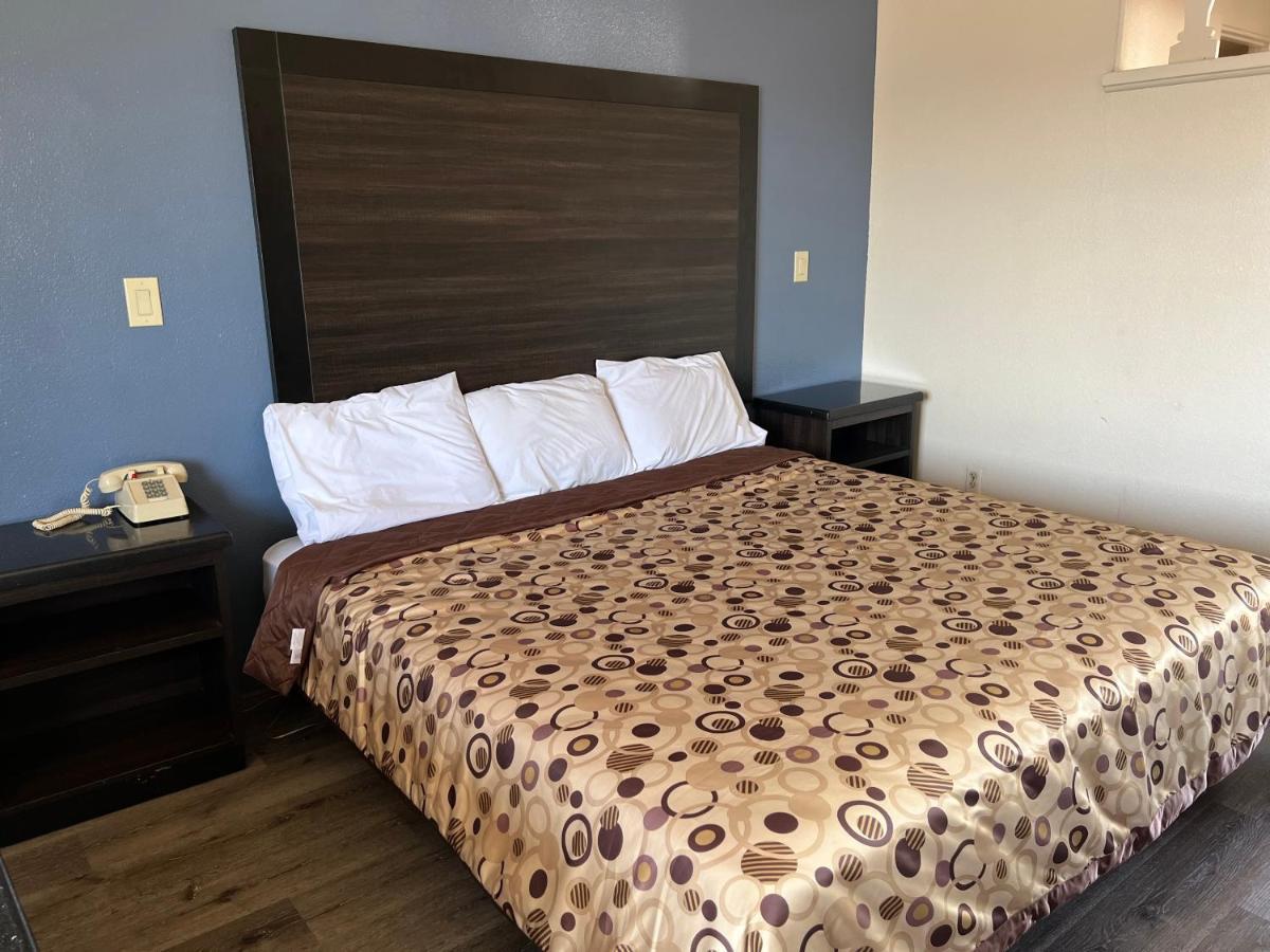 Economy Inn Фресно Экстерьер фото