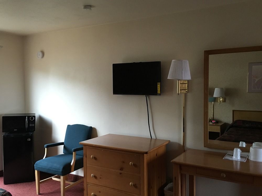 Economy Inn Фресно Экстерьер фото