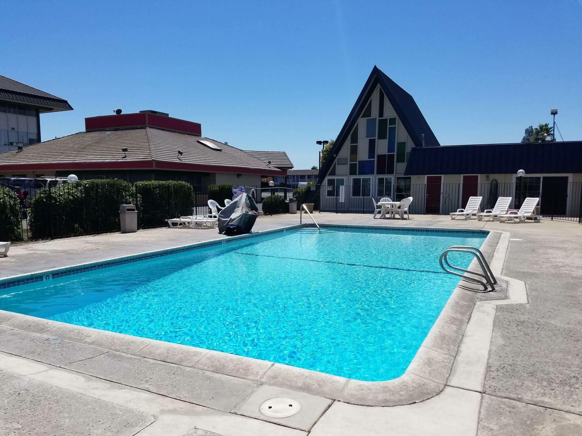 Economy Inn Фресно Экстерьер фото